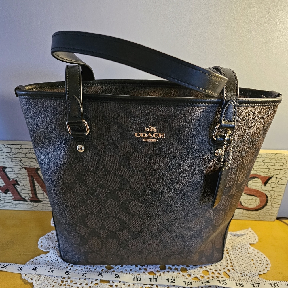 Coach tote